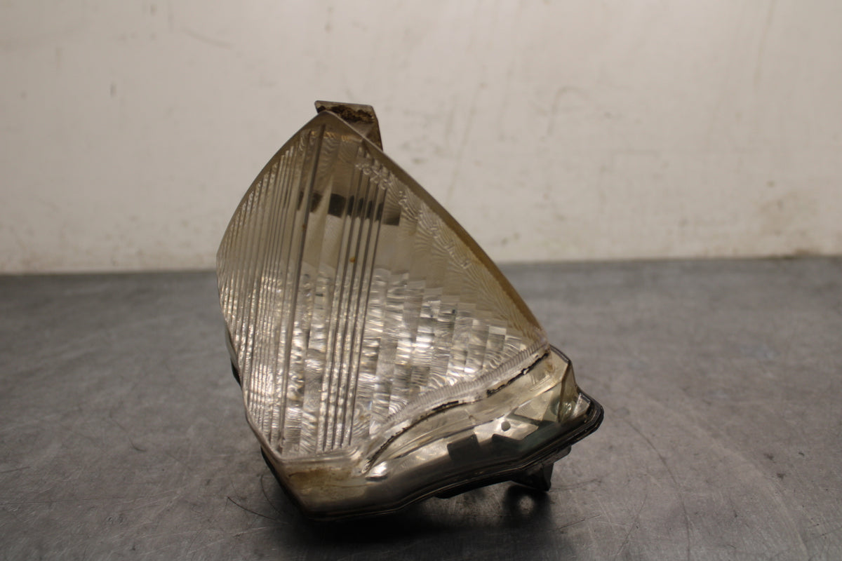 04-05 YAMAHA YZF R1 REAR TAIL TAILLIGHT BACK BRAKE LIGHT BB131