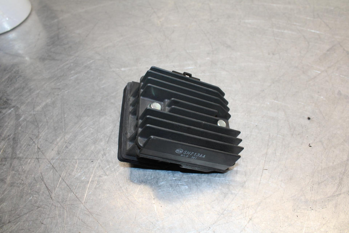 17-18 YAMAHA YZF R3 RECTIFIER VOLTAGE REGULATOR BB438