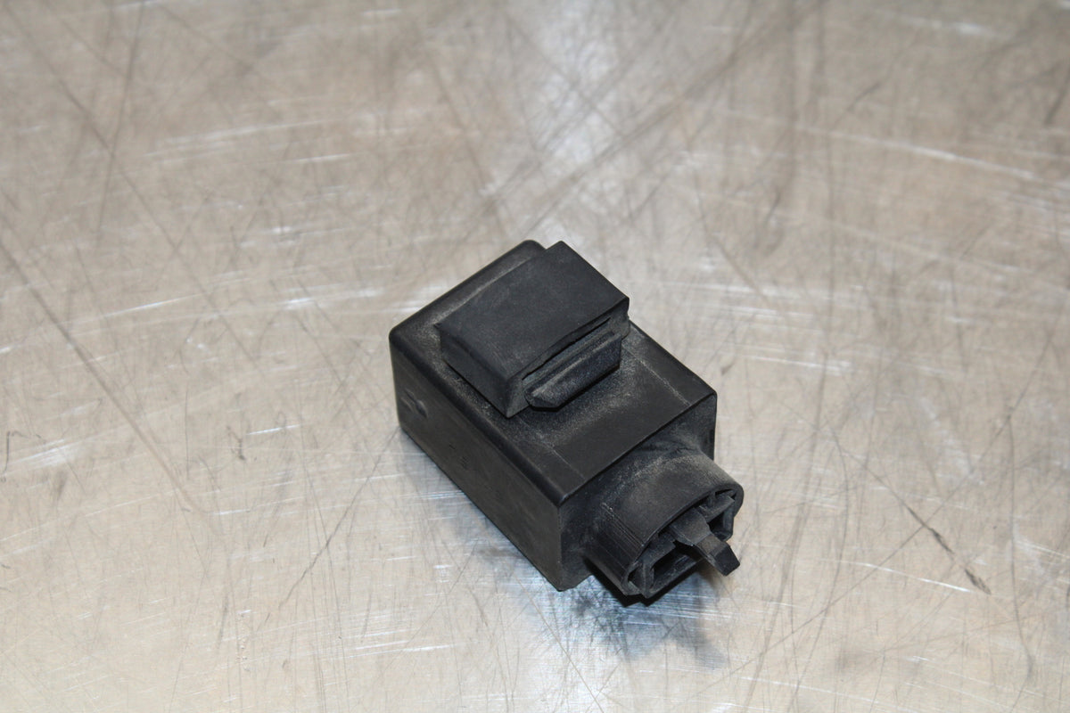 98-05 HONDA SUPER HAWK 1000 VTR1000F TURN SIGNAL BLINKER RELAY FLASHER BB152