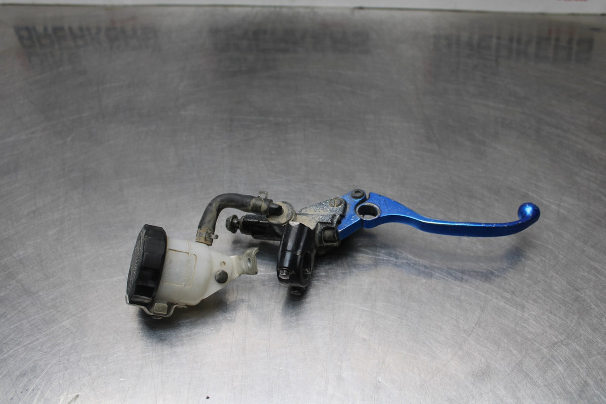 01-03 SUZUKI GSXR600 FRONT BRAKE MASTER CYLINDER w/ LEVER BB841