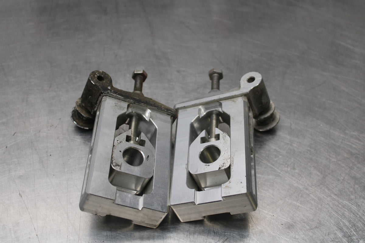 13-15 HONDA CBR500R SWINGARM CHAIN TENSIONER ADJUSTMENT BRACKETS  BB834