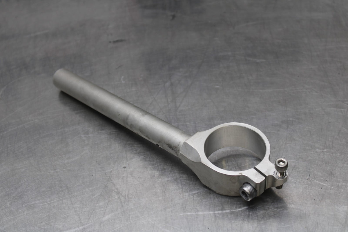 18 YAMAHA YZF R1  RIGHT CLIP ON HANDLEBAR BB838