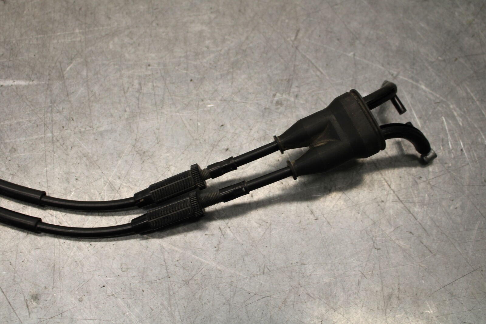 16 KAWASAKI NINJA ZX10R THROTTLE CABLES LINES 54012-0631 BB650