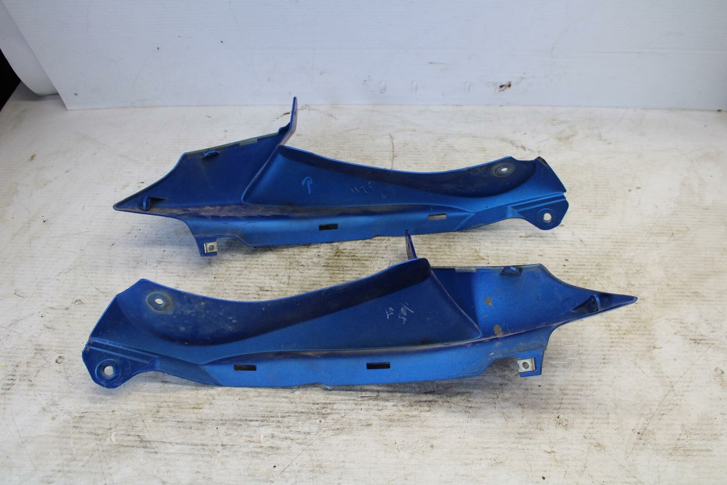 08-09 SUZUKI GSXR600 RIGHT LEFT FRONT DUCT COVERS COWLS 94672-37H00-YKY BB156B