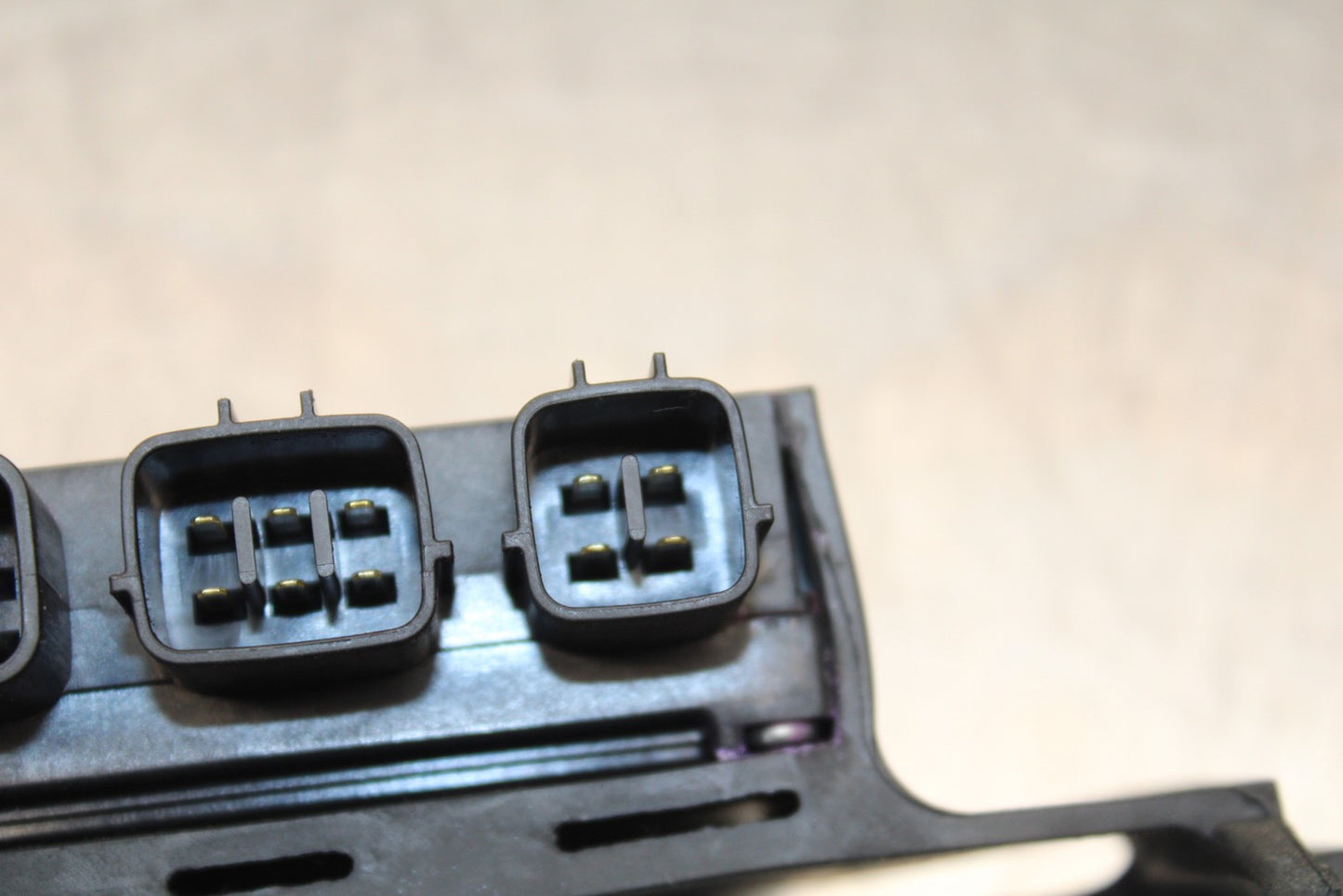 21-23 KAWASAKI NINJA ZX6R RELAY ASSEMBLY FUSE BOX BB179