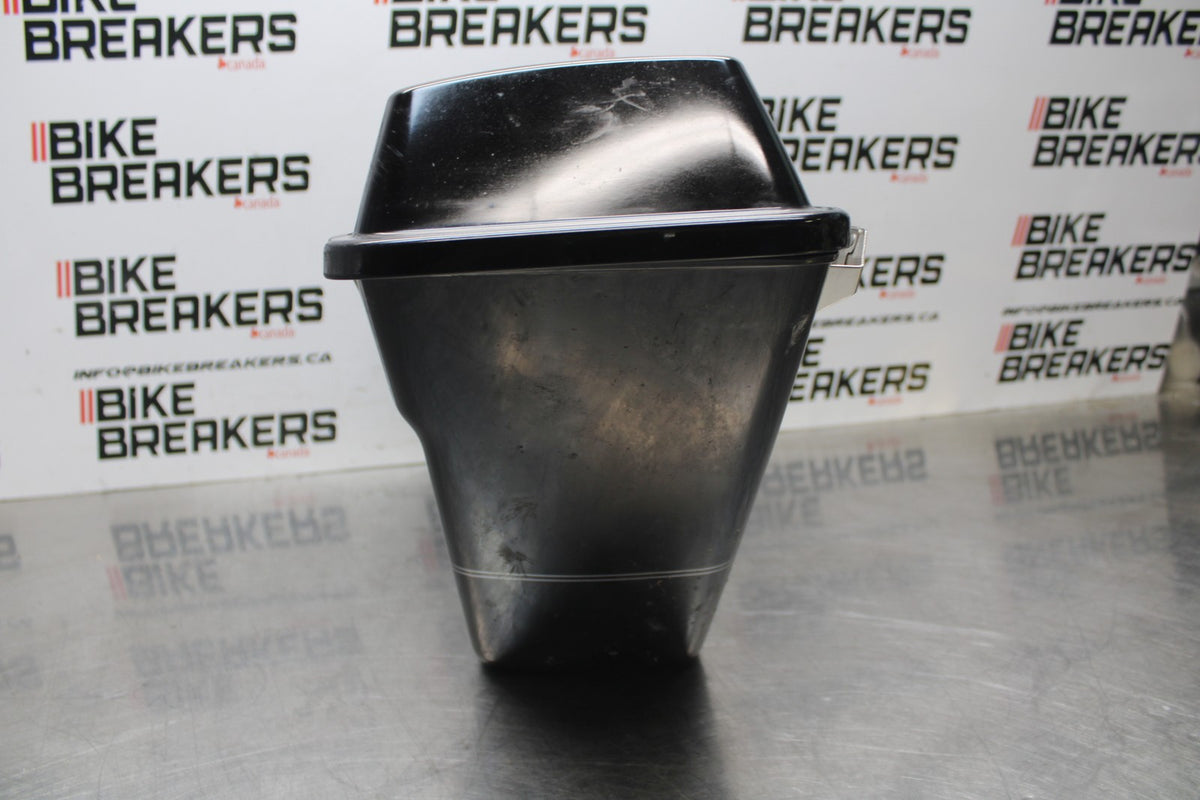 08 HARLEY-DAVIDSON ELECTRA GLIDE POLICE EFI FLHTPI RIGHT LUGGAGE SADDLEBAG BB816