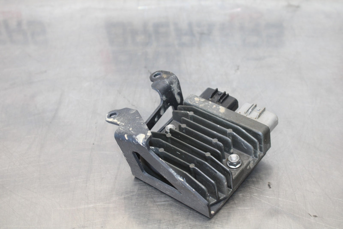 20 TRIUMPH STREET TRIPLE 765 RECTIFIER VOLTAGE REGULATOR BB864