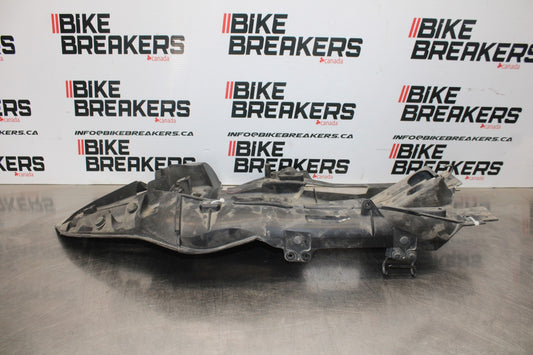 07-08 KAWASAKI NINJA ZX6R REAR BACK TAIL UNDERTAIL BATTERY TRAY PLASTIC BB203