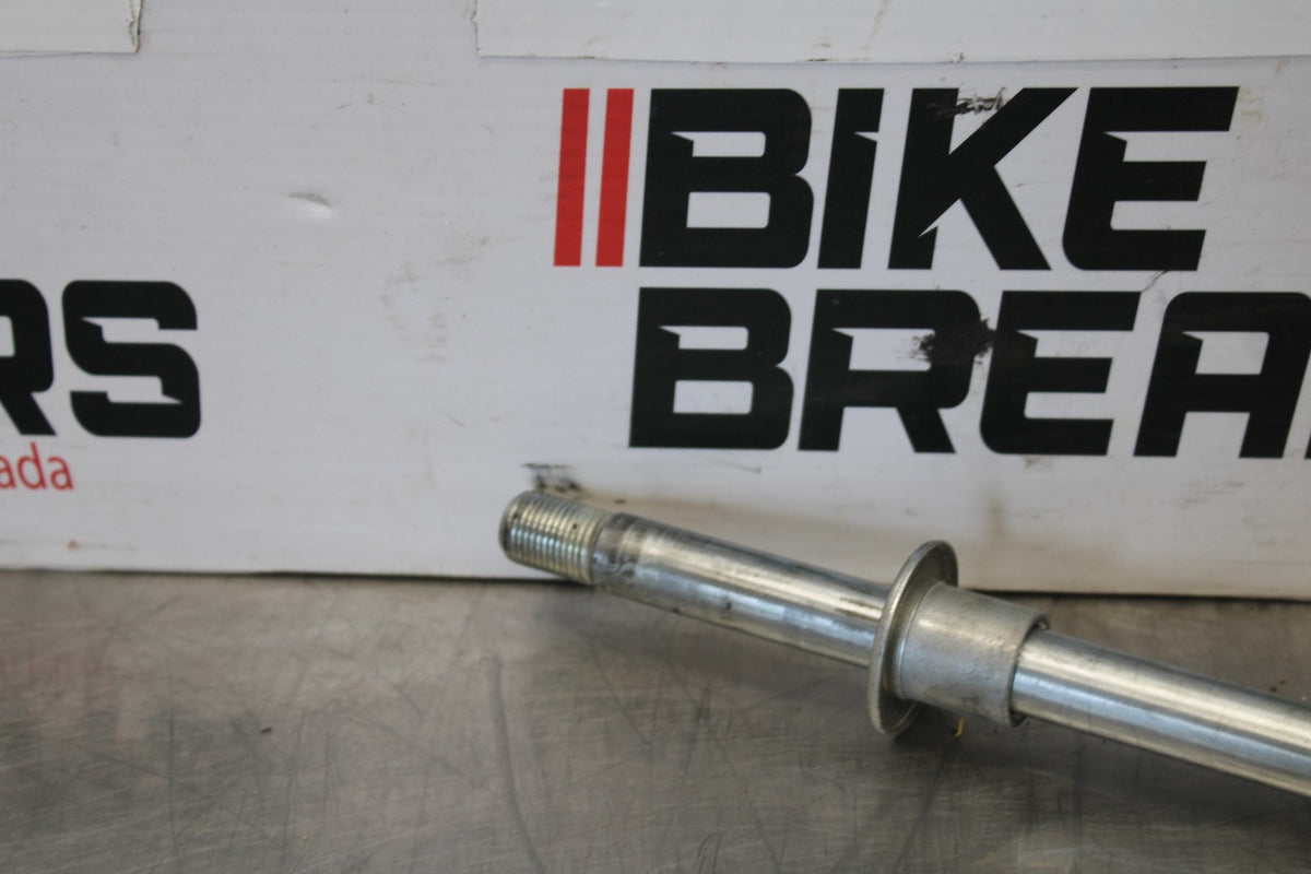 07 SUZUKI BOULEVARD M50 FRONT WHEEL RIM AXLE PIVOT BOLT BB897