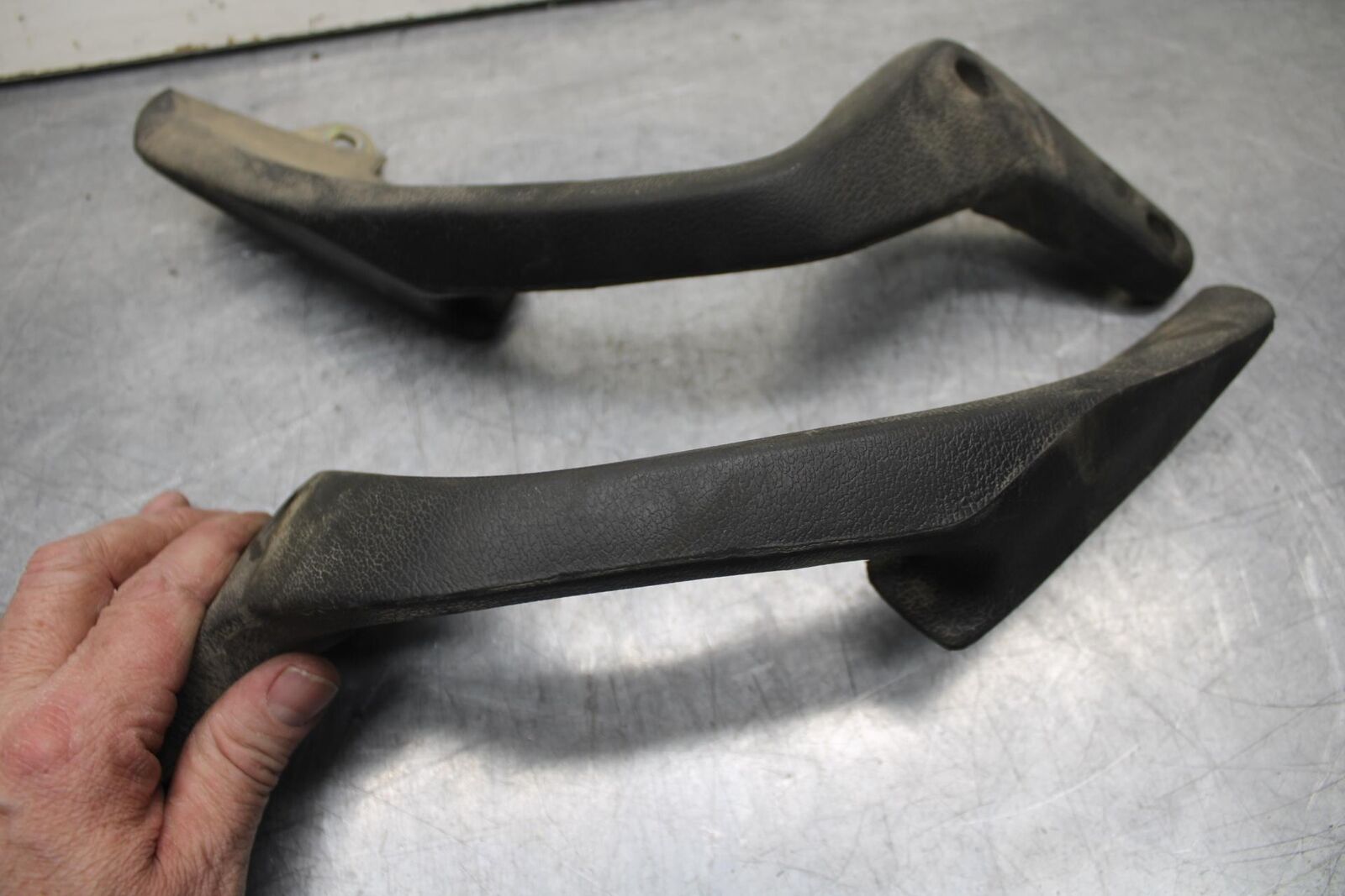 1999 Honda ST1100 PASSENGER REAR SEAT GRAB BAR HANDLE SET BB222