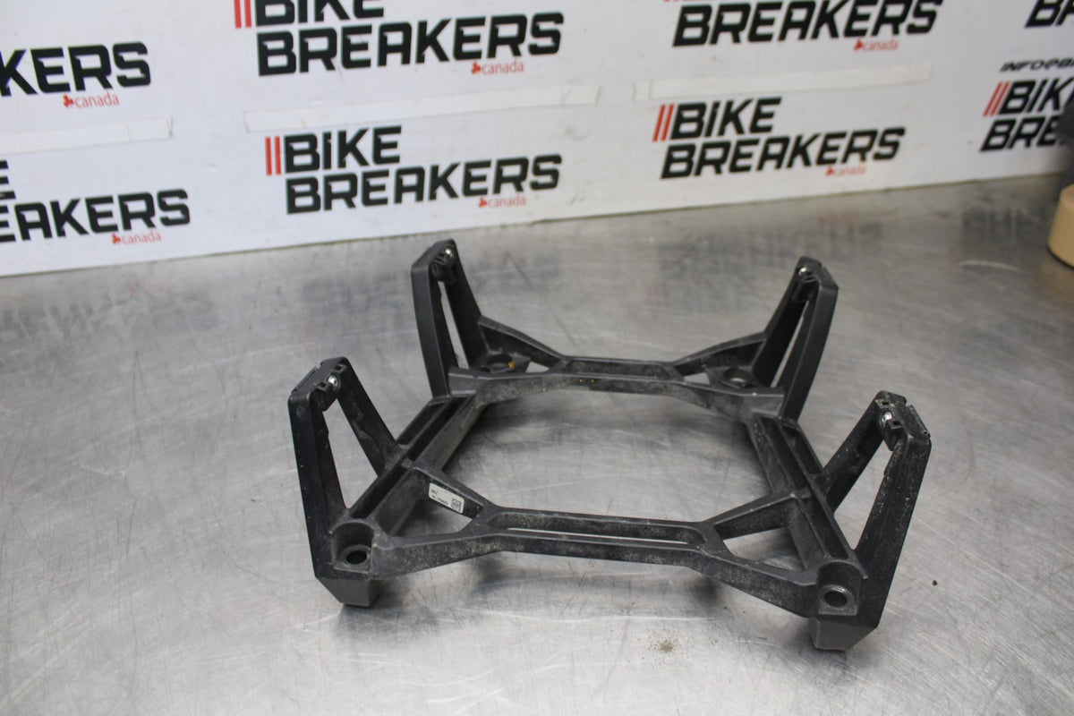 20-23 BMW F900R REAR RACK MOUNT BRACKET LUGGAGE RACK BB923