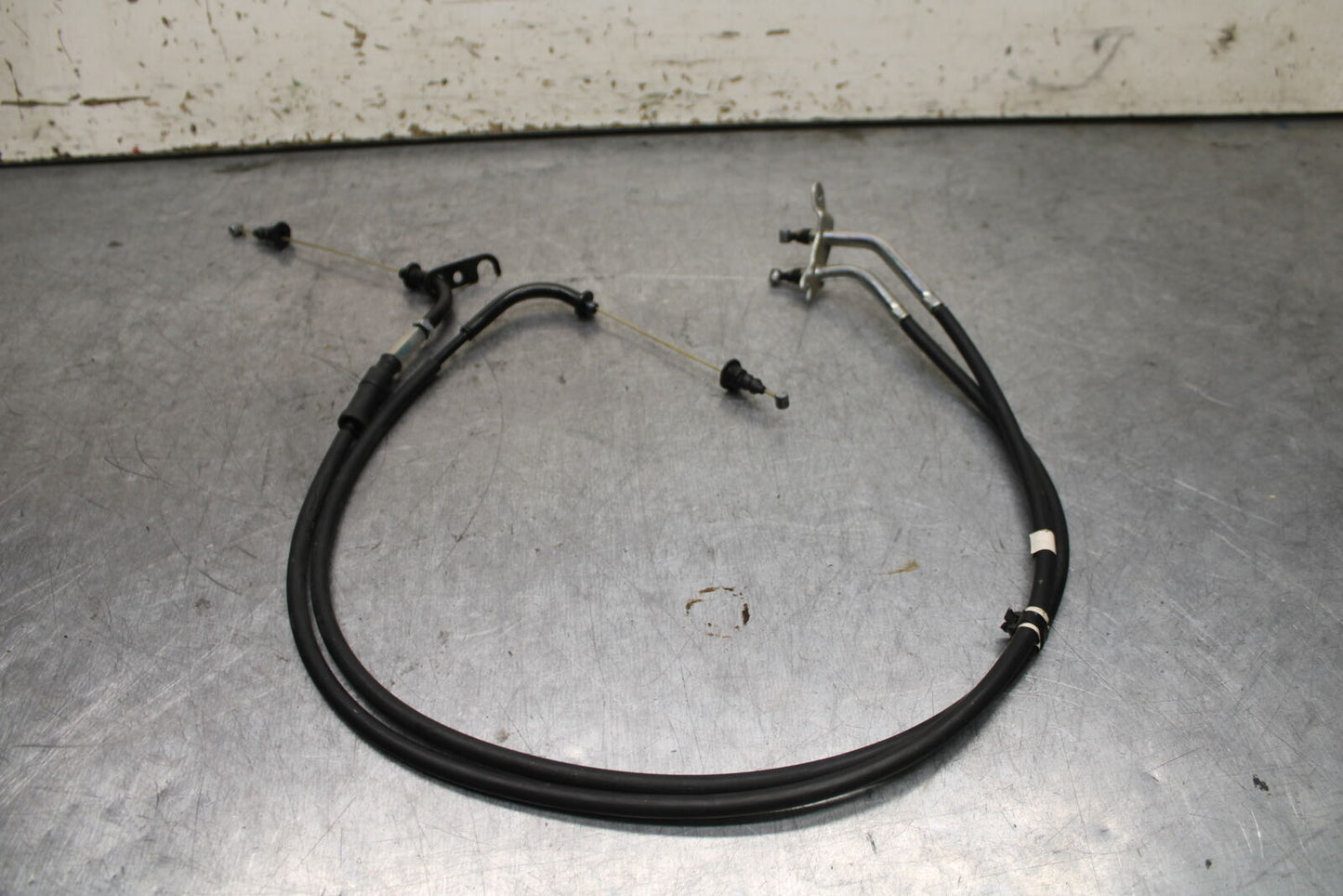 15-17 YAMAHA YZF R3 THROTTLE CABLES LINES BB111