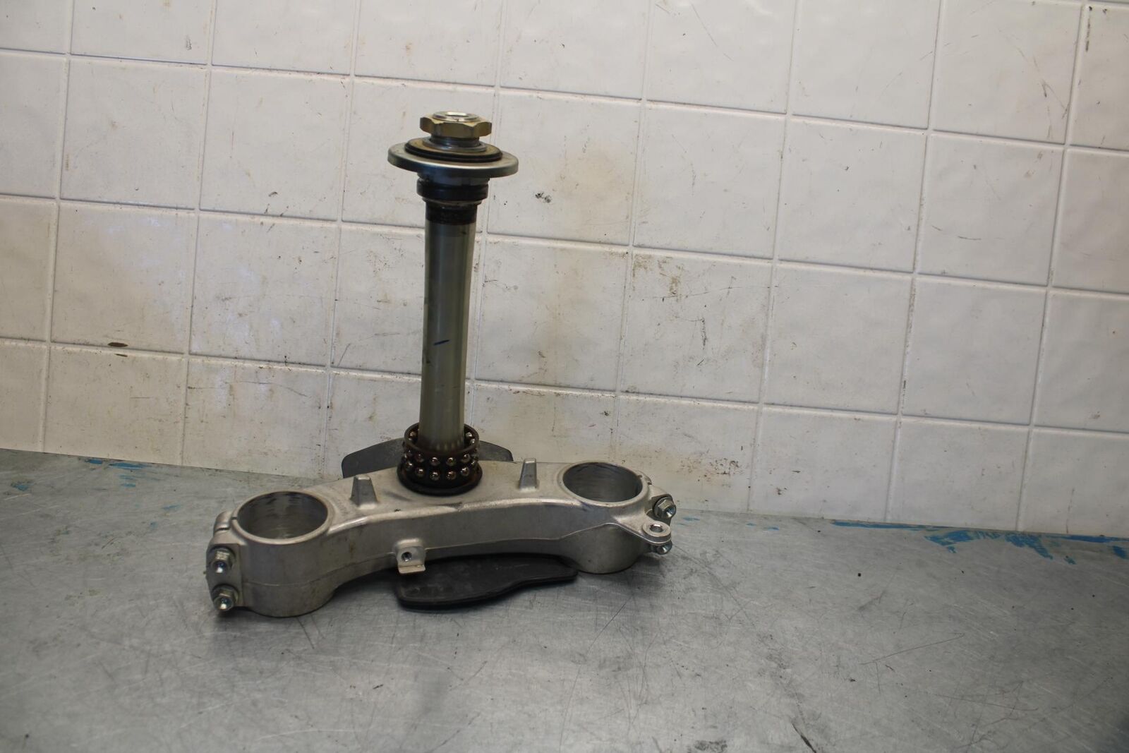 06-07 SUZUKI GSXR750 FRONT FORKS CLAMP LOWER TRIPLE TREE STEM BB424