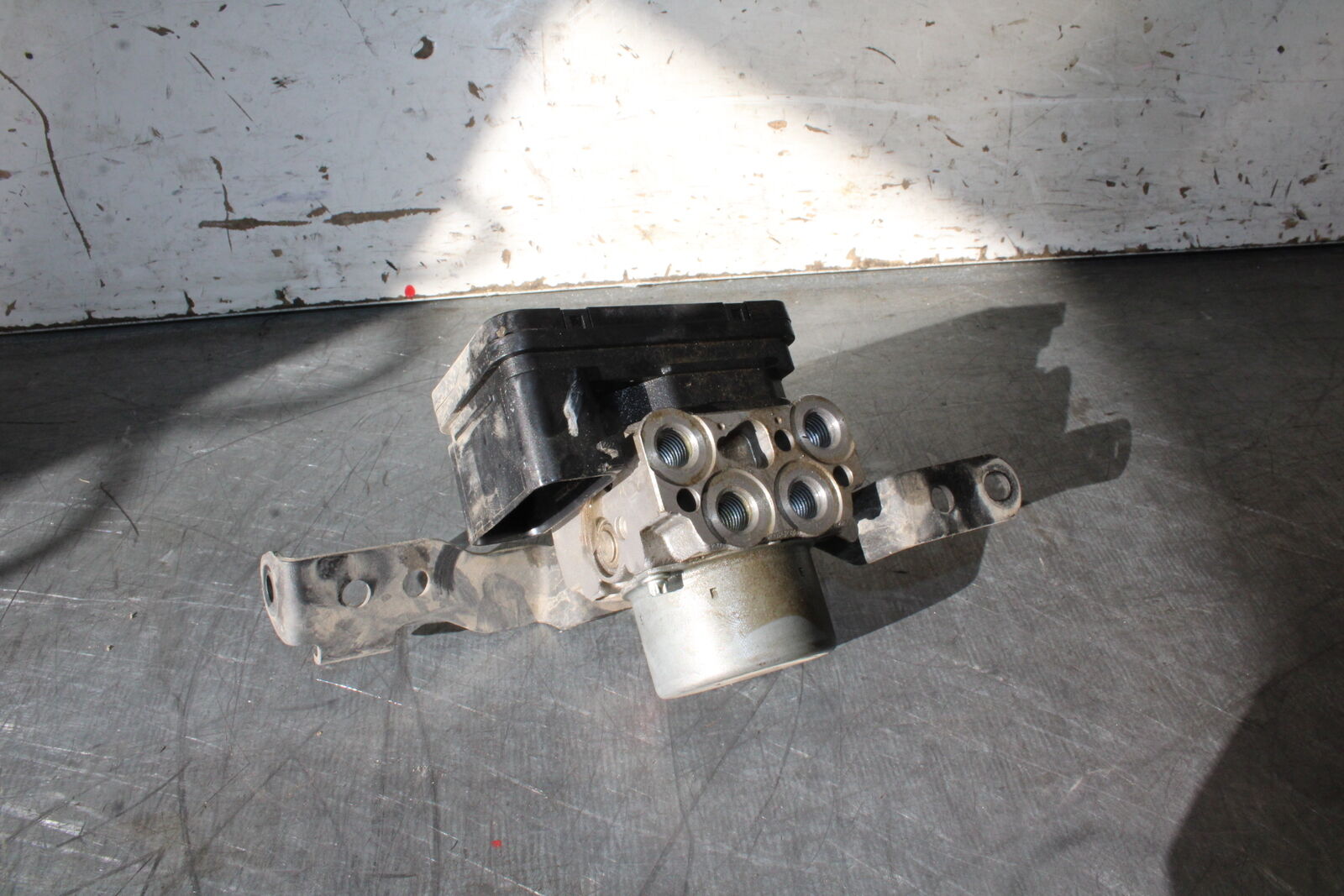 19-22 KAWASAKI Z400 ABS PUMP UNIT MODULE BB708