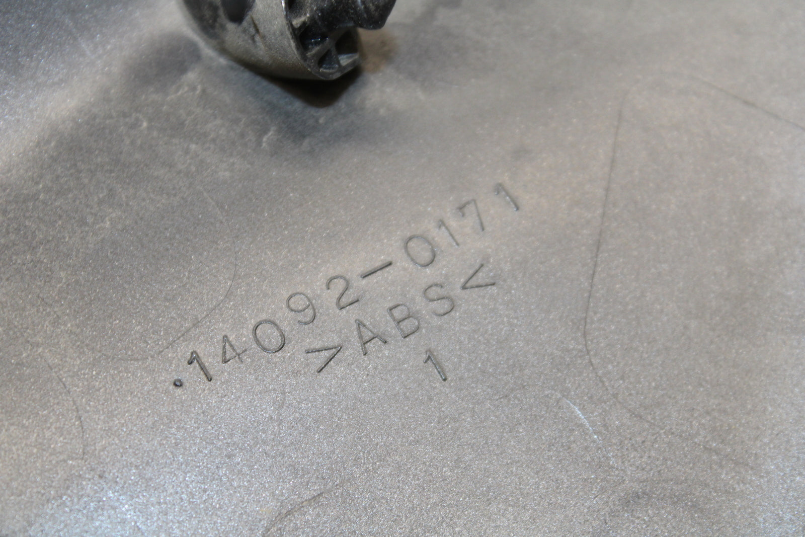 12-13 KAWASAKI Z1000 FRONT GAS TANK FUEL CELL FAIRING COWL COVER TRIM BB743