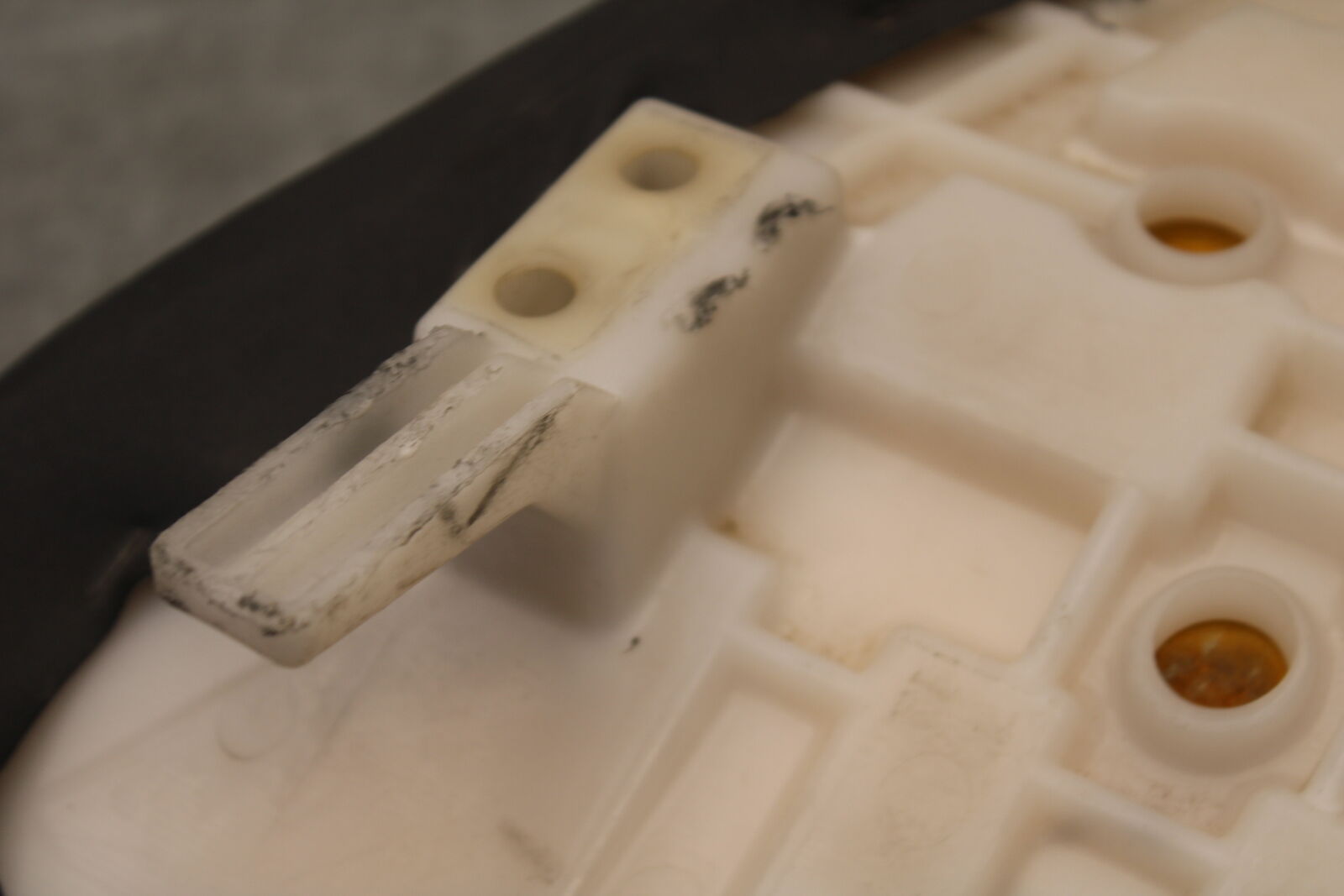 05-06 SUZUKI GSXR1000 FRONT DRIVERS SEAT PAD SADDLE 45100-41G01-6BY BB663