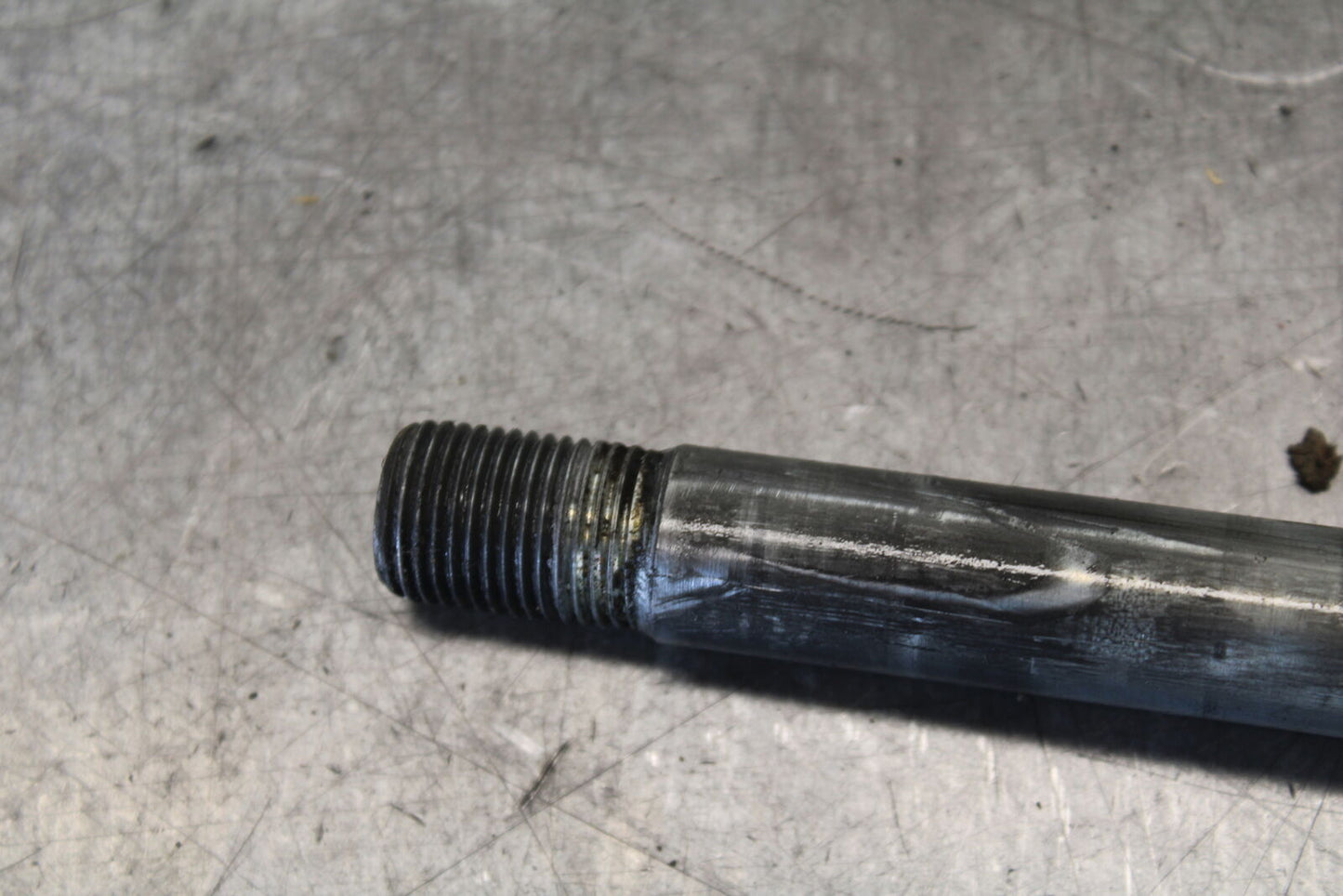 05-09 SUZUKI BOULEVARD C90 FRONT WHEEL RIM AXLE PIVOT BOLT BB692