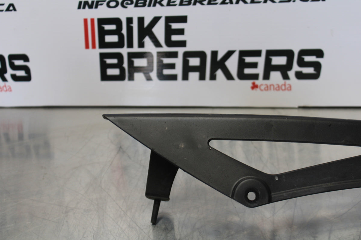 07 KAWASAKI Z1000 REAR BACK DRIVE CHAIN GUARD COVER SHIELD BB148