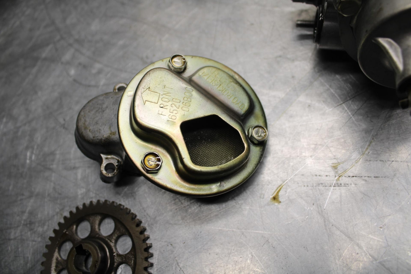 86-87 SUZUKI GSXR1100 ENGINE MOTOR OIL PUMP BB413