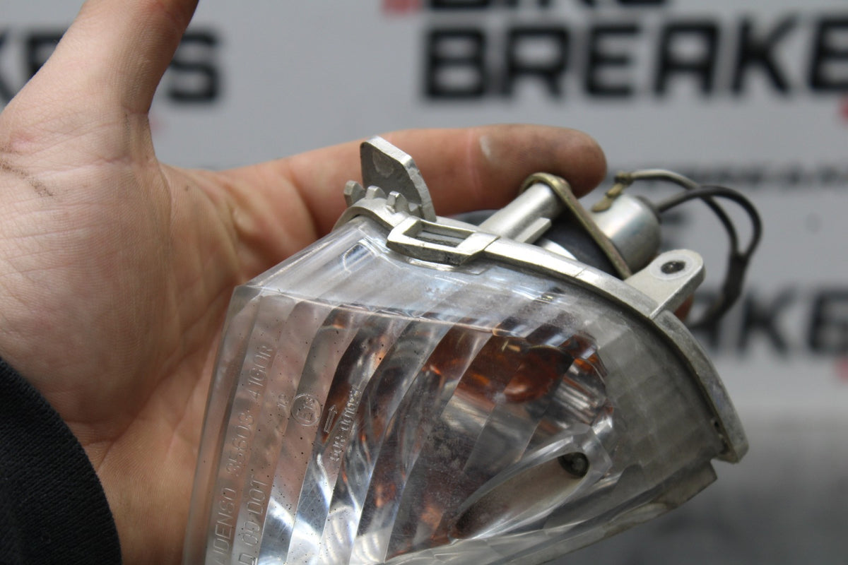 05-06 SUZUKI GSXR1000 RIGHT REAR BACK TURN SIGNAL LIGHT INDICATOR BB773