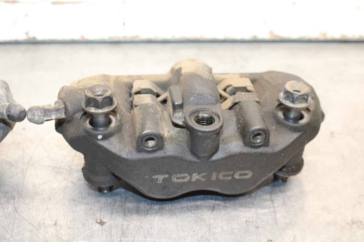 05-06 HONDA CBR600RR RIGHT LEFT FRONT BRAKE CALIPER SET PAIR CALIPERS BB739