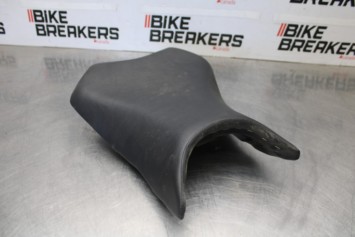 24-25 KAWASAKI NINJA 500 ABS FRONT DRIVERS SEAT PAD SADDLE PILLION BB899