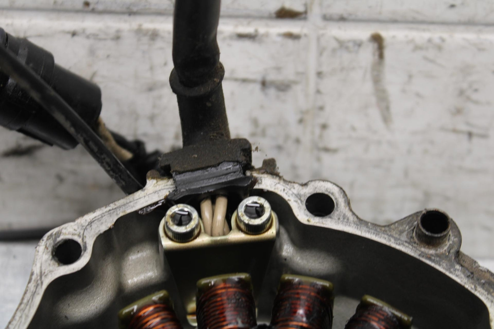 2000 Kawasaki Ninja ZX12R ZX1200A STATOR GENERATOR ALTERNATOR MAGNETO BB565