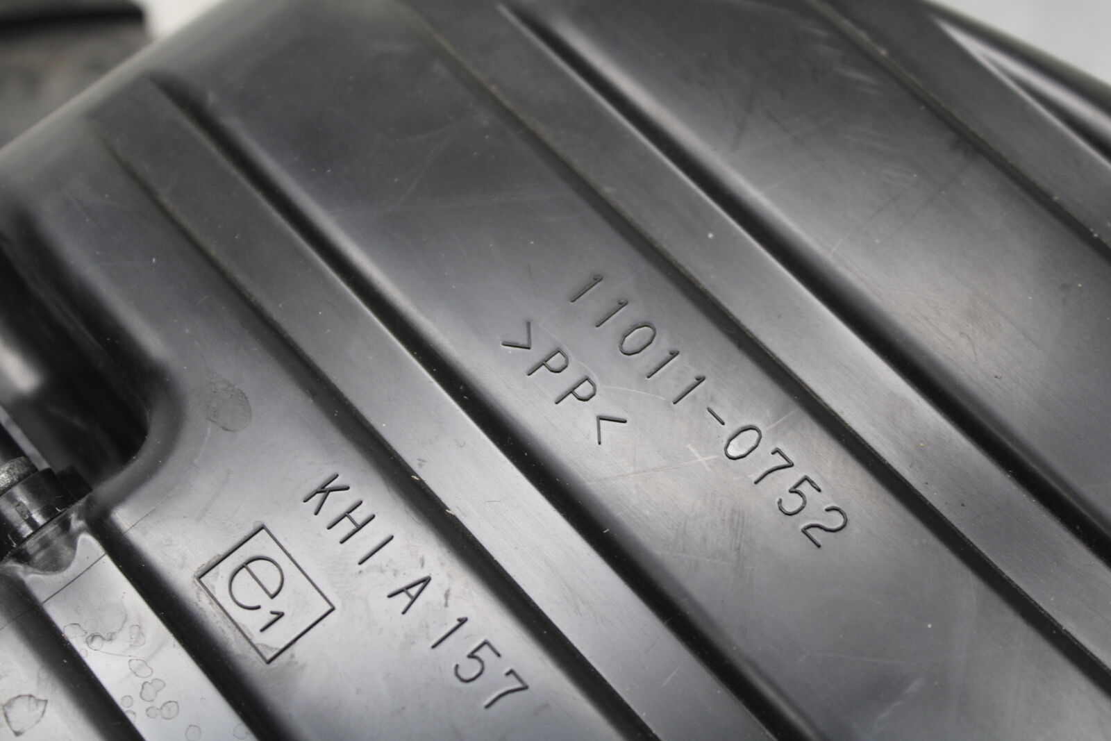 13-18 KAWASAKI NINJA ZX6R AIRBOX AIR INTAKE FILTER BOX 11010-0893 BB666