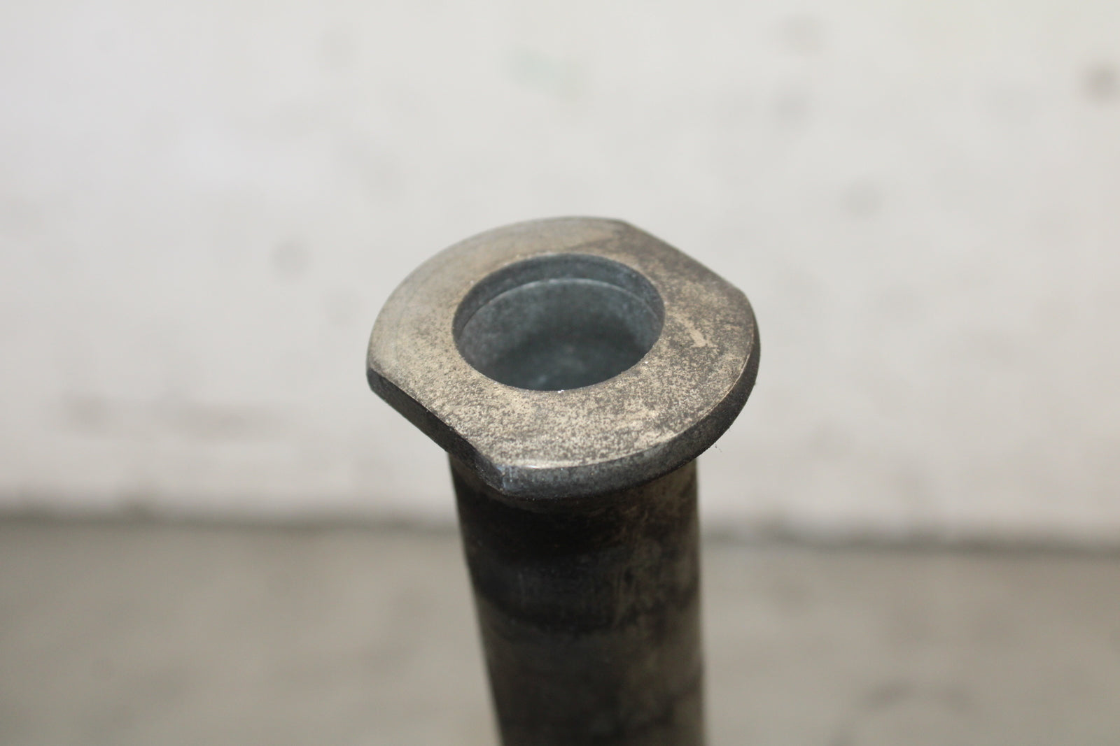 09-12 KAWASAKI NINJA ZX6R REAR AXLE BACK WHEEL RIM BOLT AXEL 41068-0035  BB698