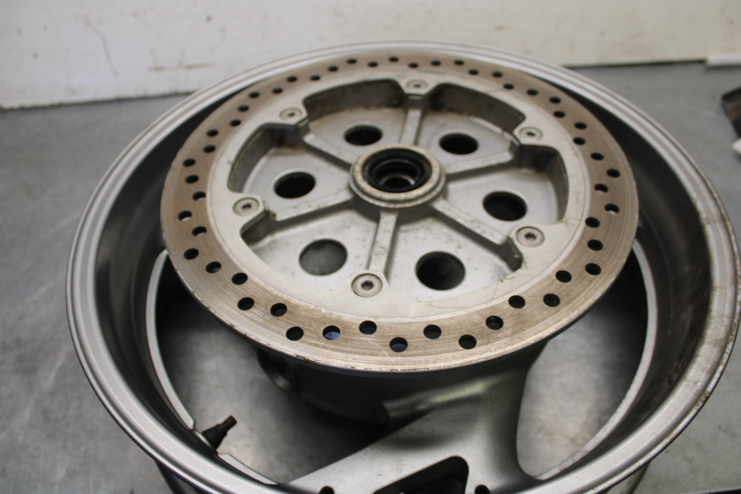 04-12 HONDA ST1300A REAR WHEEL AND ROTOR BACK BRAKE DISC (ITEM B) BB669
