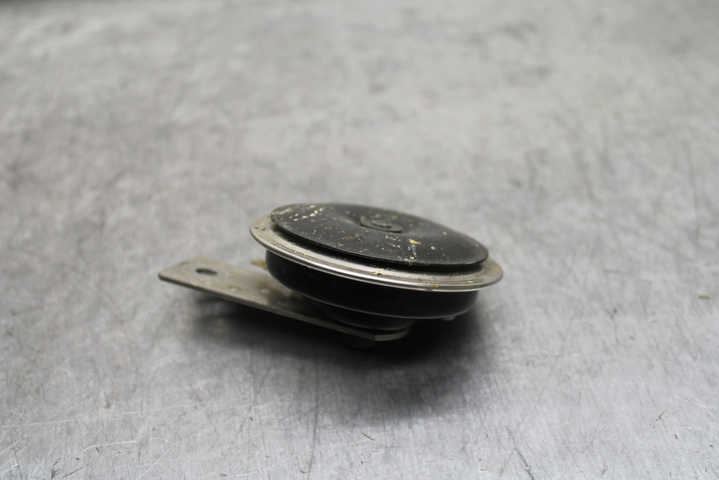 19-23 KAWASAKI NINJA ZX6R HORN SIGNAL BB749