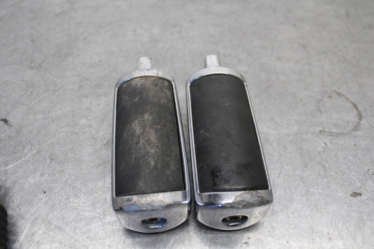 04-16 HARLEY-DAVIDSON SPORTSTER 883 FRONT REAR FOOT RESTS PEGS SET PAIR BB680