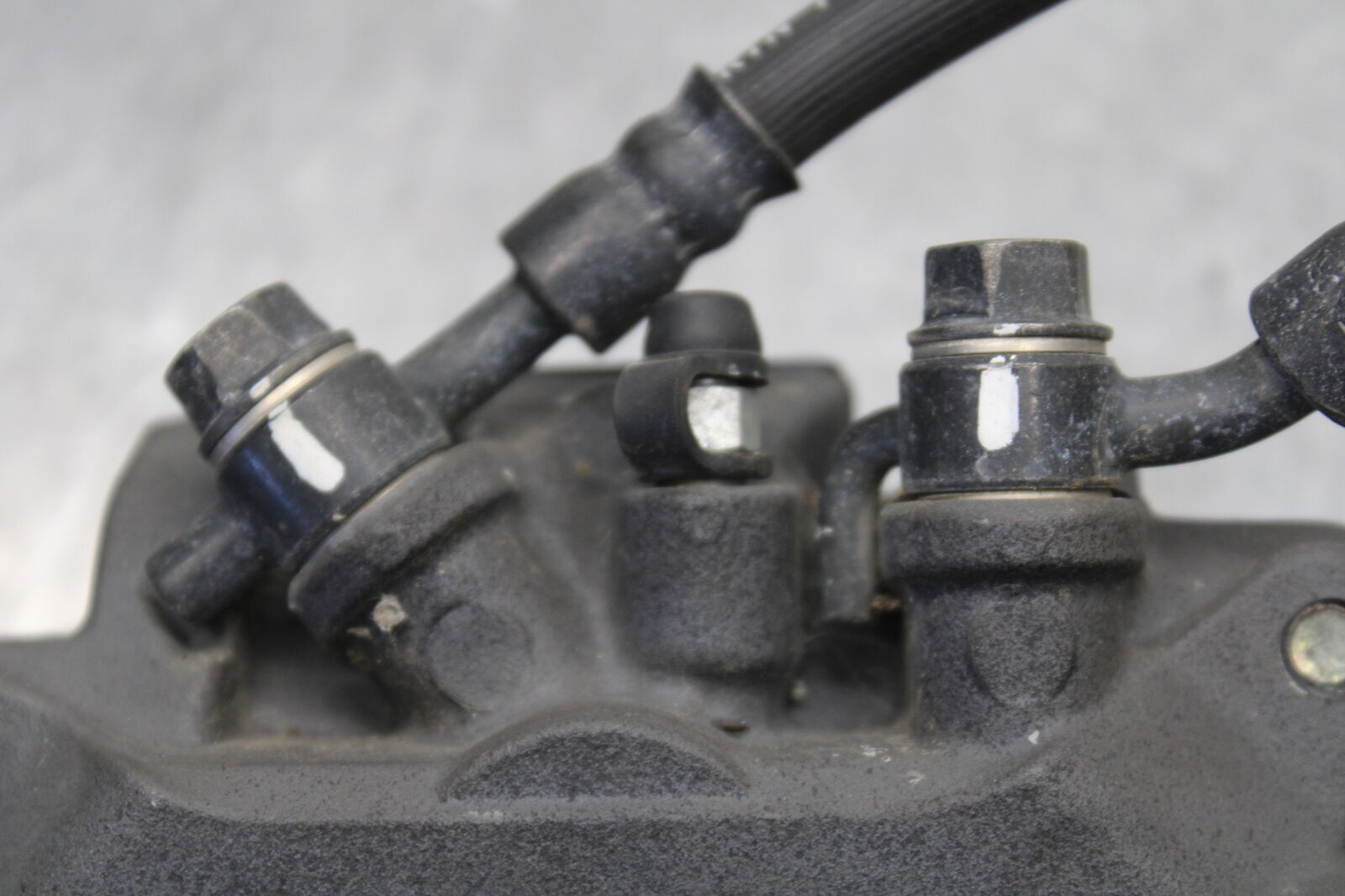 04-12 HONDA ST1300A RIGHT LEFT FRONT BRAKE CALIPER SET PAIR CALIPERS BB669
