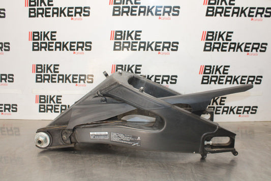 17 YAMAHA YZF R6 REAR SWINGARM BACK SUSPENSION SWING ARM BB922