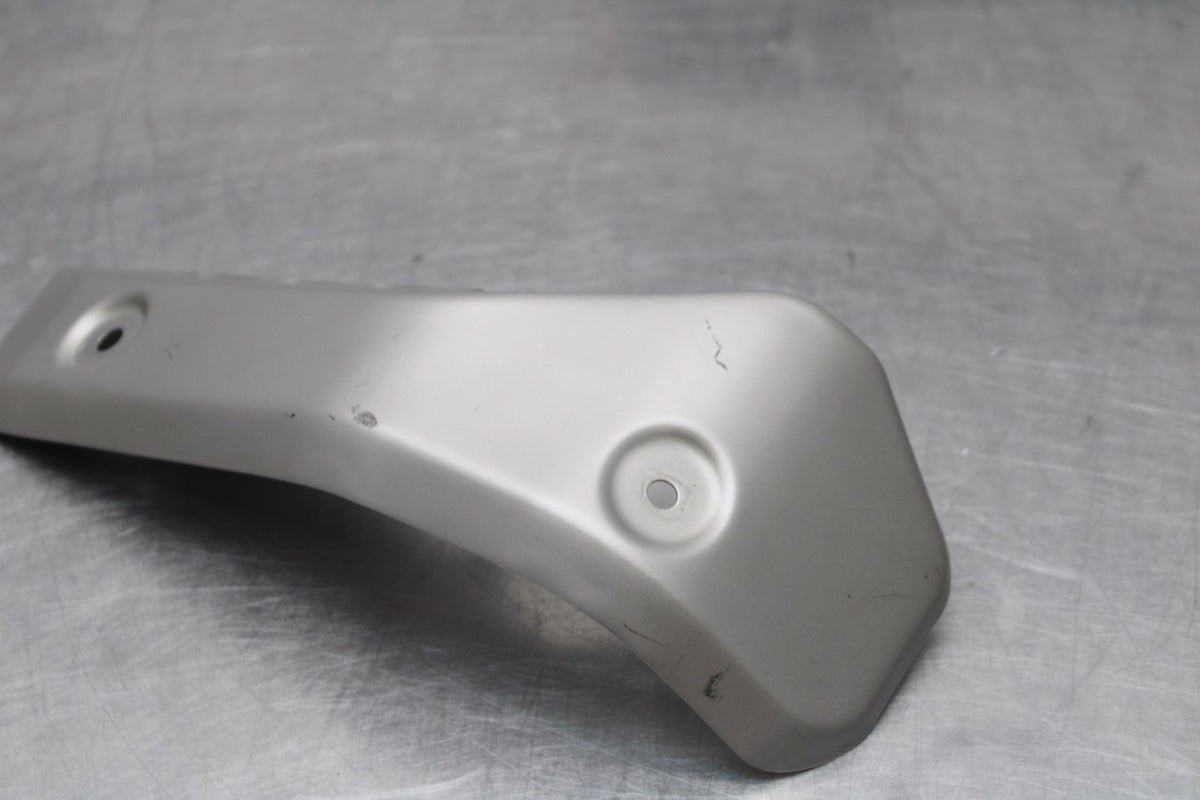 23-24 YAMAHA MT-07 REAR BACK MUFFLER EXHAUST PIPE COVER HEAT SHIELD GUARD BB927