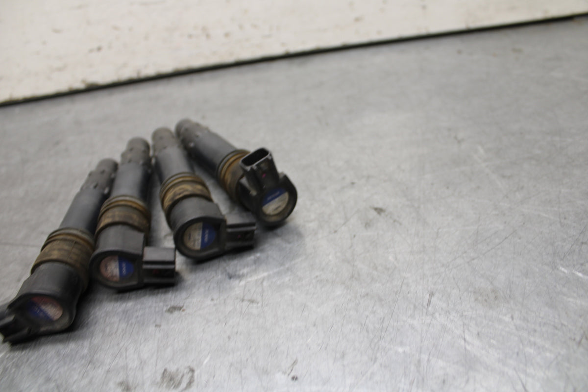 05-06 SUZUKI GSXR1000 IGNITION COILS COIL SPARK PLUG CAPS 33410-35F10 BB677