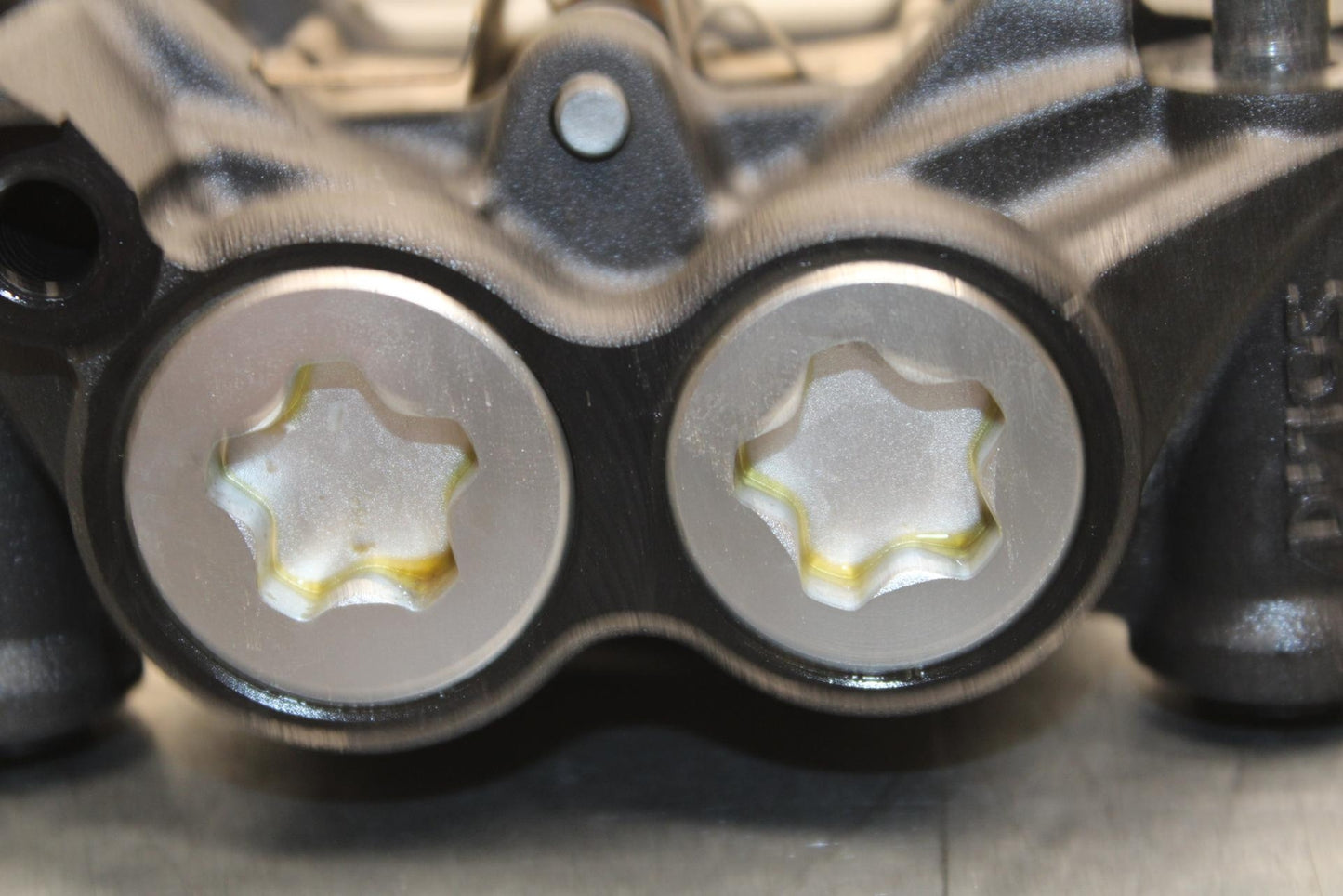 20-21 YAMAHA XSR900 RIGHT LEFT FRONT BRAKE CALIPER SET PAIR CALIPERS BB599