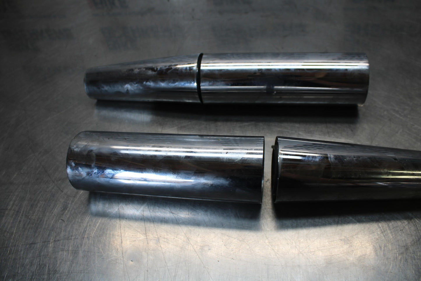 03-08 KAWASAKI VULCAN 1600 FRONT FORK COVER TOP GUARD SHIELD COWL BB196