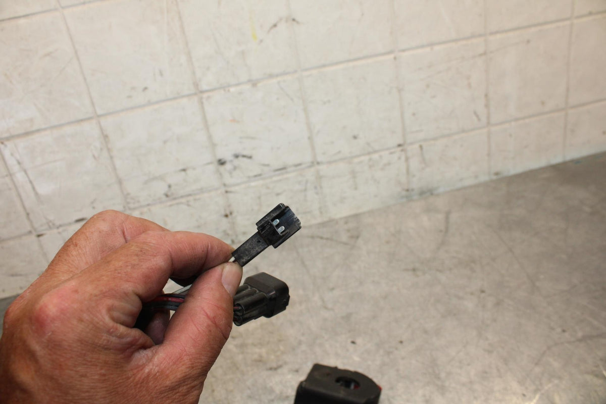 2008 Kawasaki Ninja ZX10R ZX1000E RIGHT CLIP ON HANDLE KILL OFF START SWITCH BB5