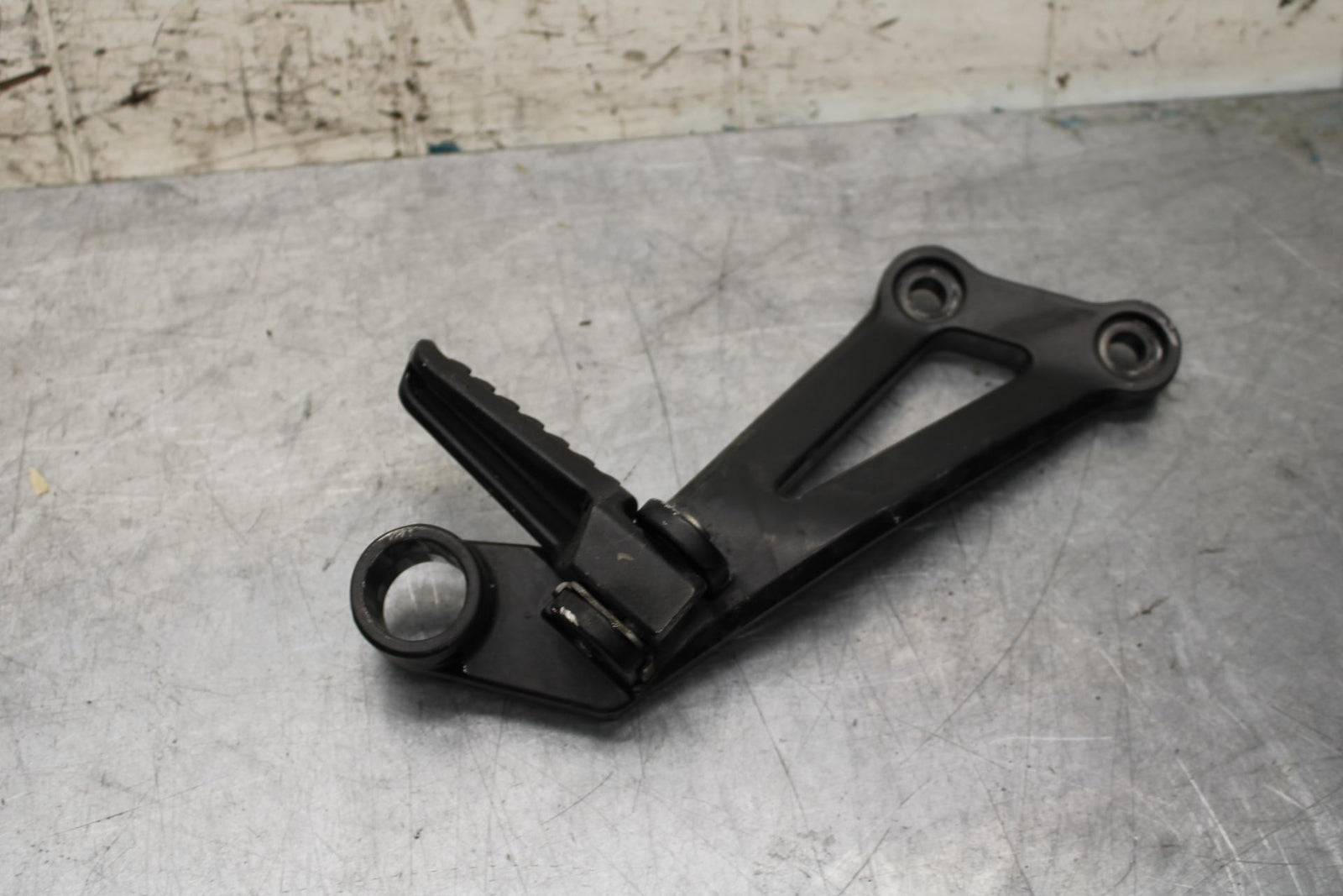 2000 Kawasaki Ninja ZX12R ZX1200A LEFT REAR BACK PASSENGER PEG 35063-1064