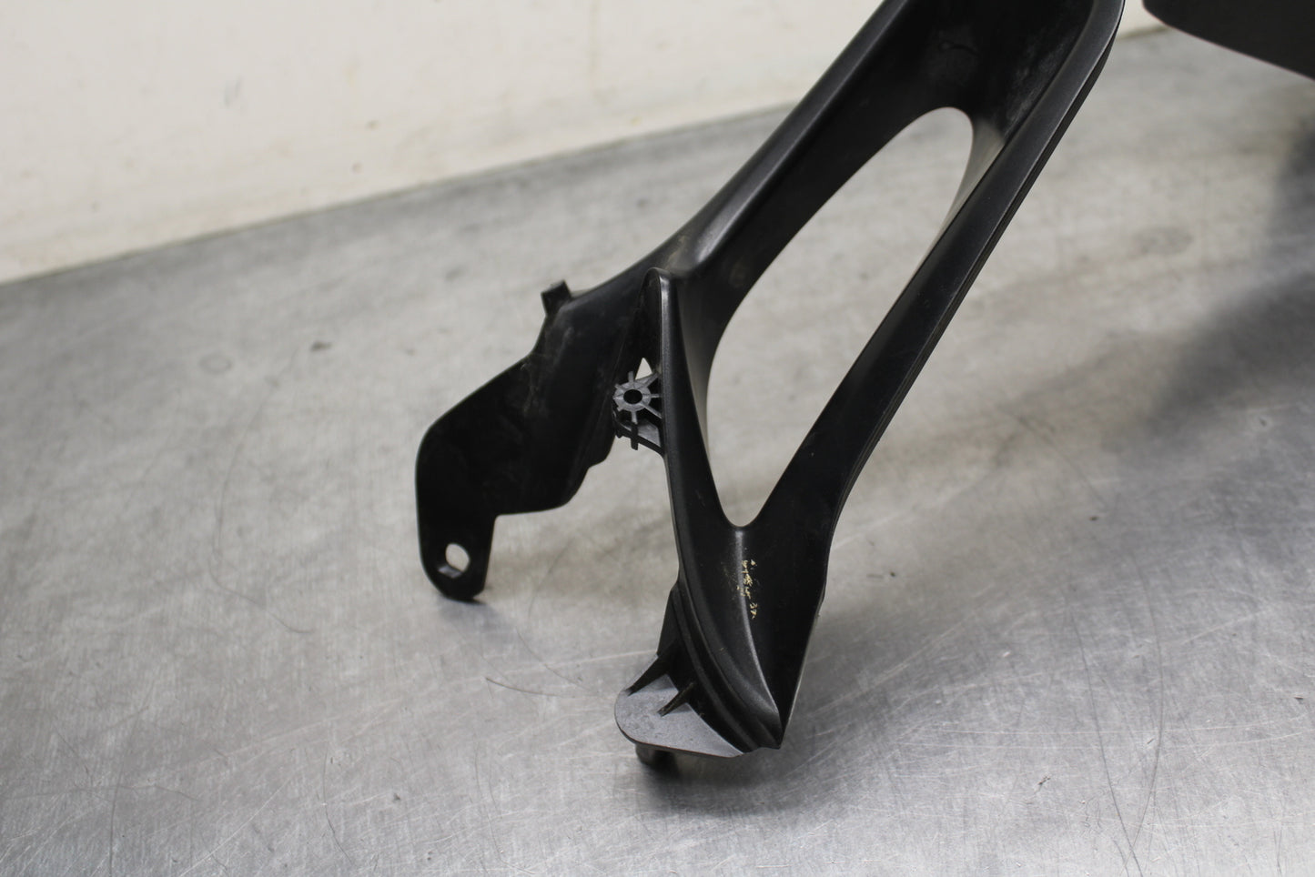 09 SUZUKI GSXR600 FRONT CENTER COWL FAIRING BB759