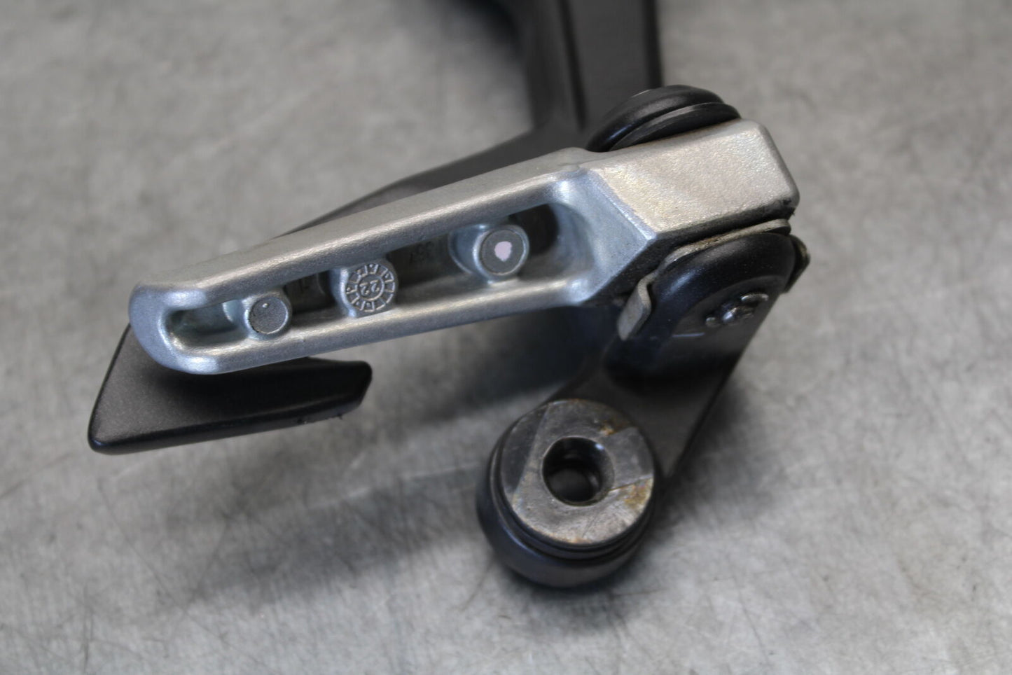 18-23 KAWASAKI NINJA 400 REAR BACK PASSENGER PEG SET PAIR BB679