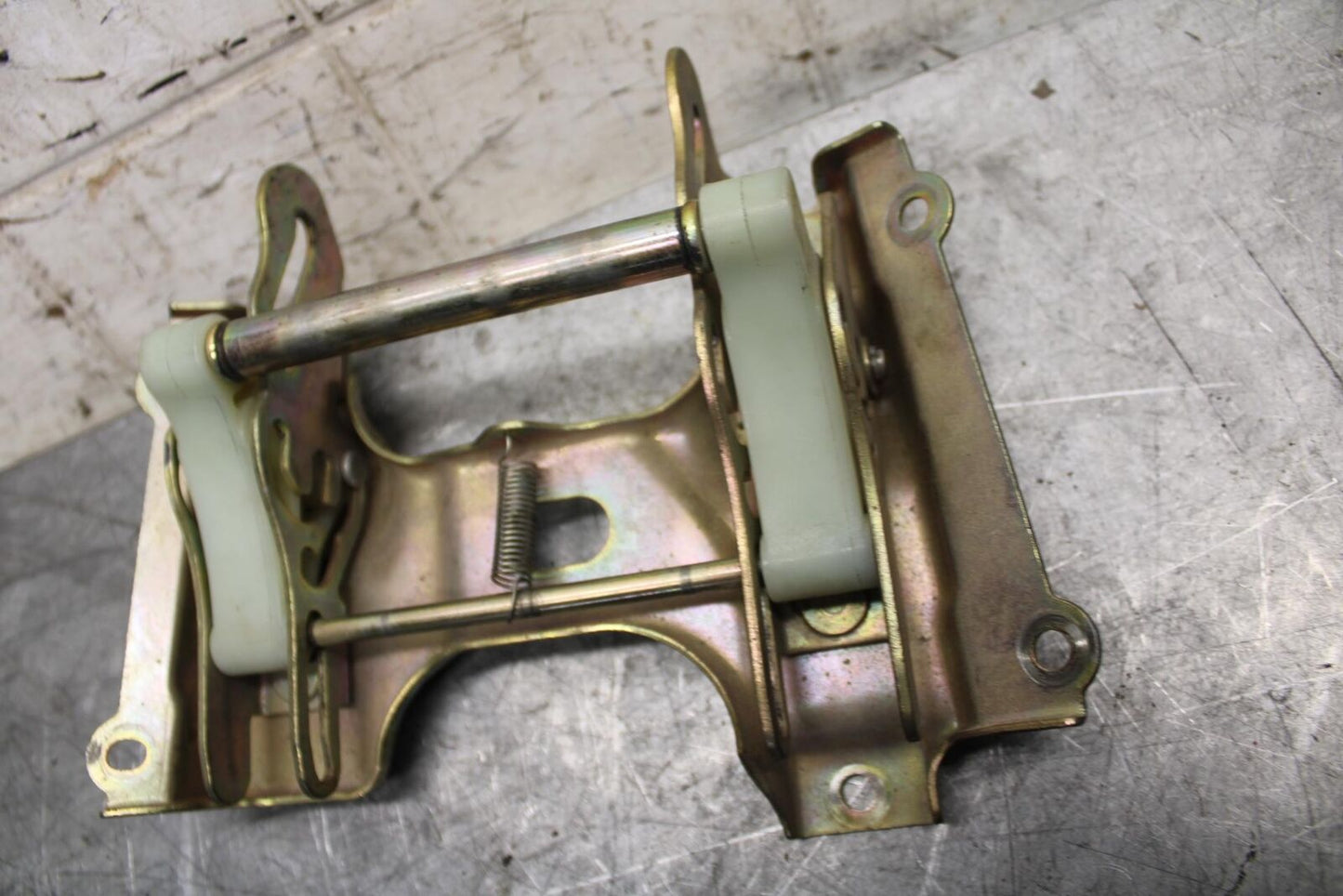 2004 Honda ST1300  SEAT MOUNTING BRACKET MOUNT BB49