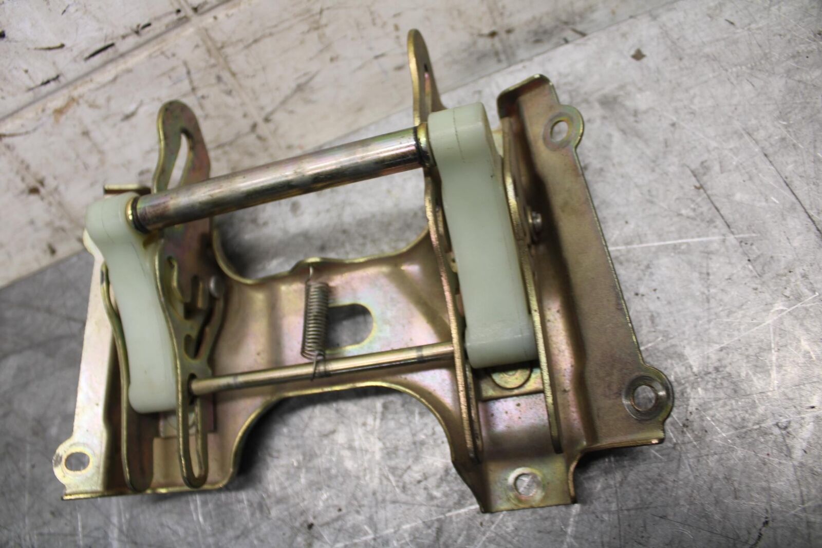 2004 Honda ST1300  SEAT MOUNTING BRACKET MOUNT BB49