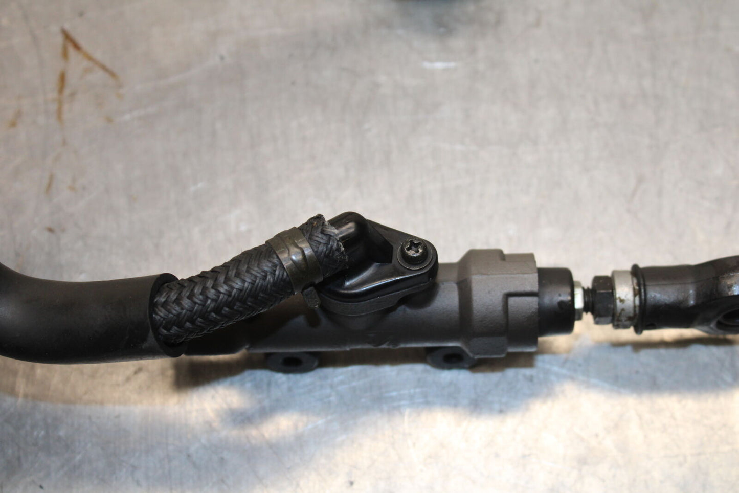 03-04 HONDA CBR600RR REAR BACK BRAKE MASTER CYLINDER W RESERVOIR BB114