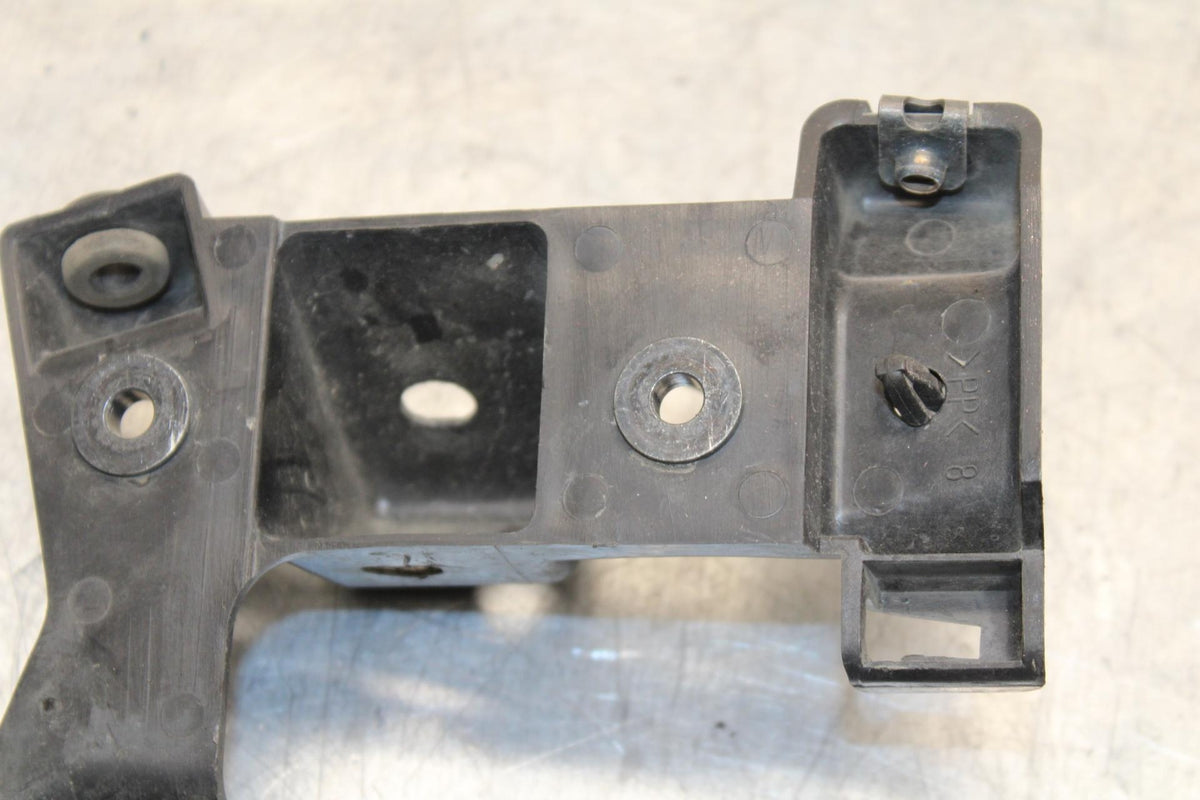 2007 Yamaha YZF R6 FRAME TO FAIRING BRCKET MOUNT PAIR SET BB590