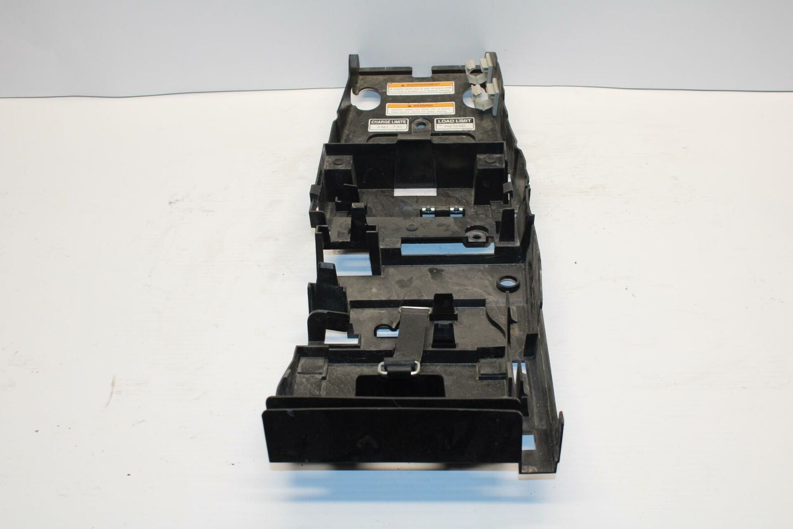 08-16 YAMAHA YZF R6 REAR BACK TAIL UNDERTAIL BATTERY TRAY PLASTIC BB247