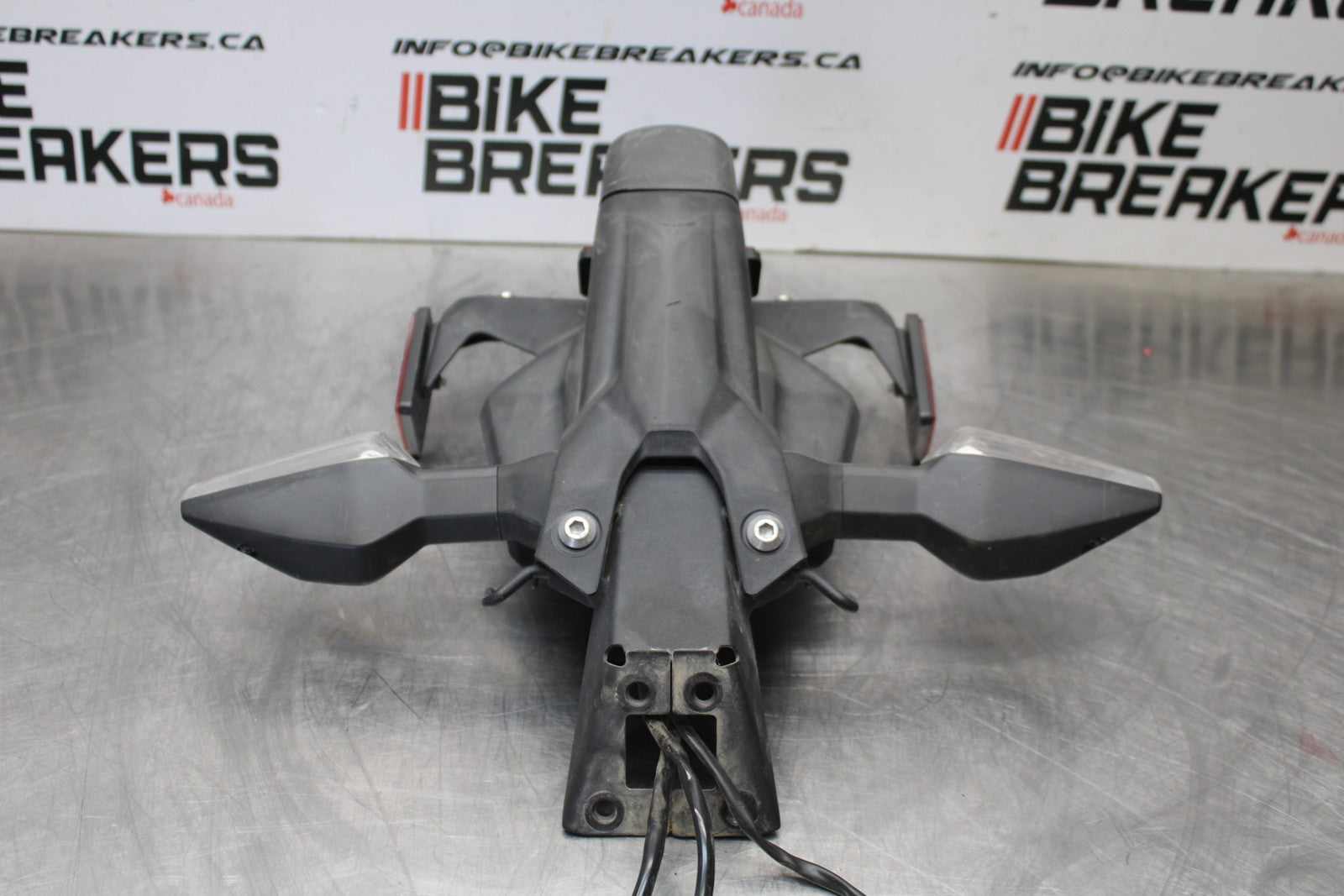 18-23 KAWASAKI NINJA 400 EX400 ABS REAR BACK FENDER MUD GUARD BB177