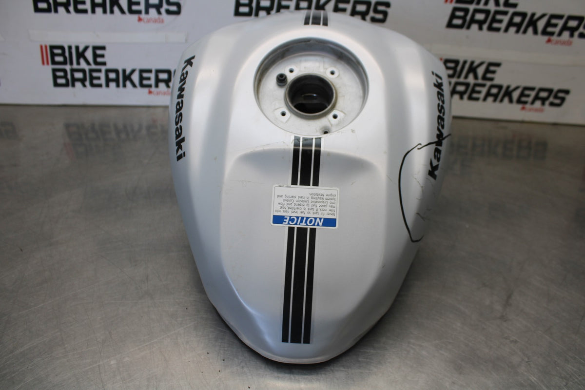 23-26 KAWASAKI NINJA ZX4RR GAS TANK FUEL CELL PETROL RESERVOIR BB898