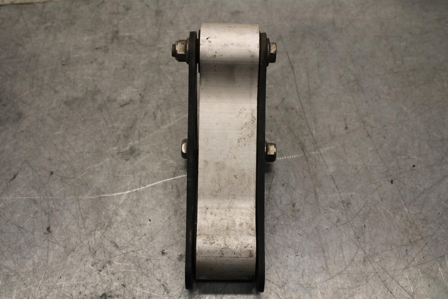 17 KAWASAKI Z900 ZR900 REAR DOGBONE SHOCK LINKAGE LINK BB549